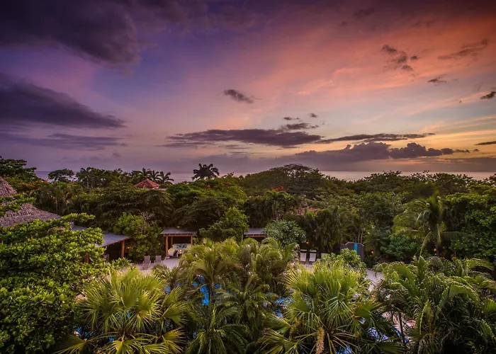 Cala Luna Boutique & Tamarindo