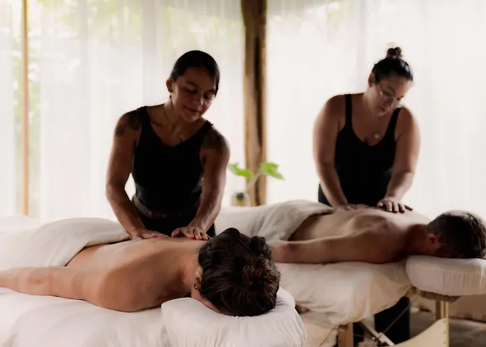 Cala Luna Boutique & Tamarindo
